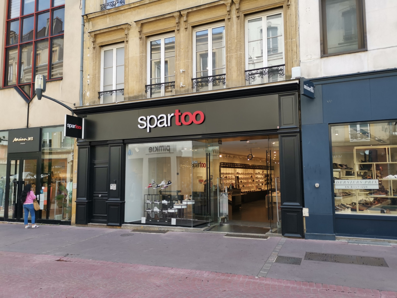 L’enseigne Spartoo s’ est installée à la place de Mango, rue Serpenoise.