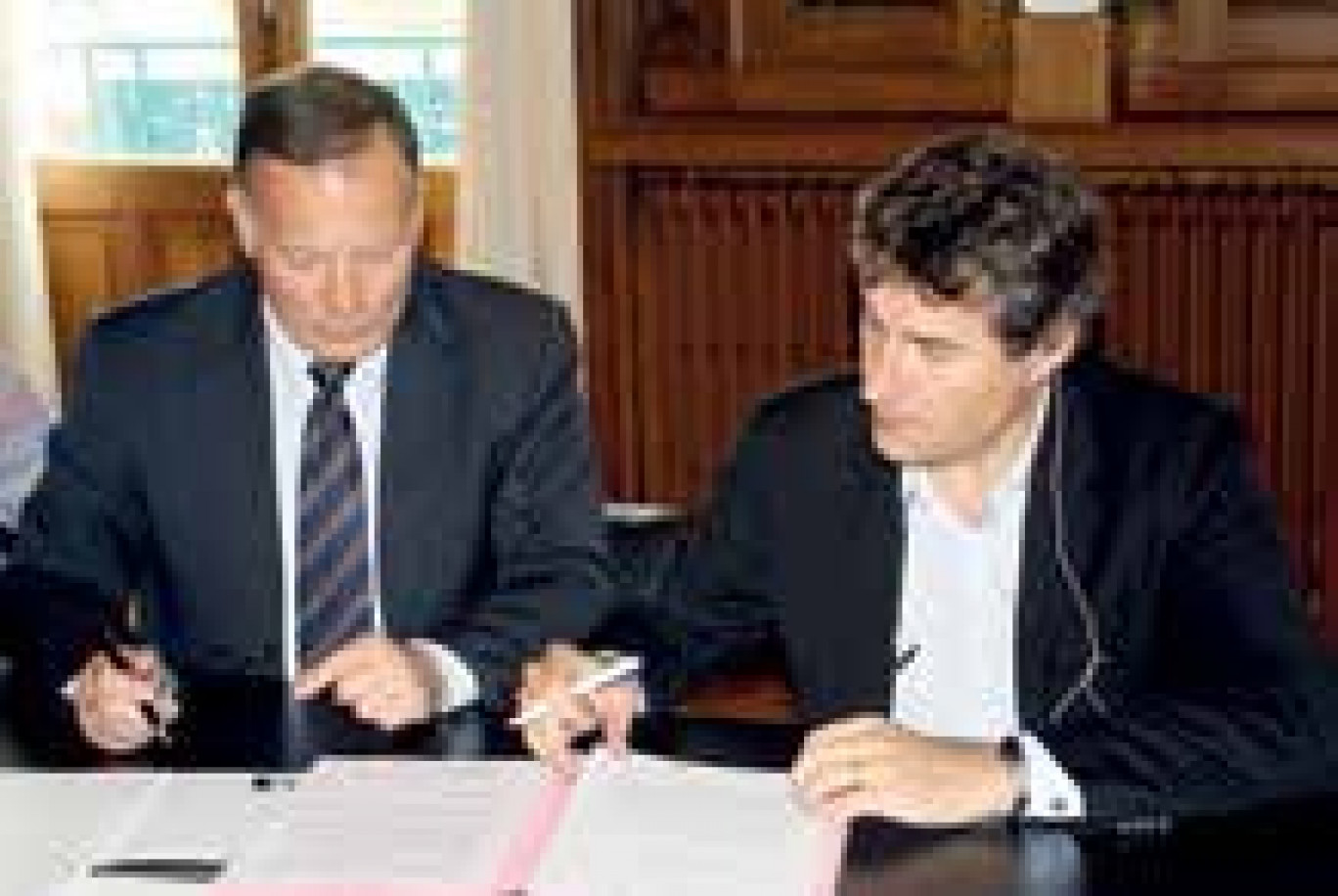 Stéphane Tourte, le directeur de la Banque de France de Meurthe-et-Moselle et François Pélissier, le président de la CCI 54 viennent de signer un accord de coopération pour développer le dispositif Geode.