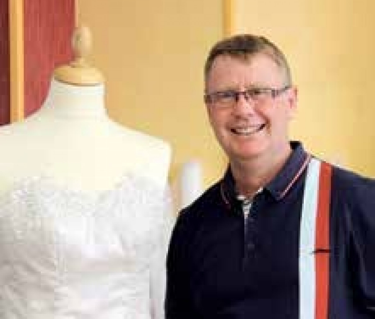 «En septembre, nous lançons notre propre collection de robes de mariée. C’est une des phases du repositionnement de l’entreprise», assure Philippe Schnell, fondateur avec son épouse Anne de la Maison de Couture CréAnne.