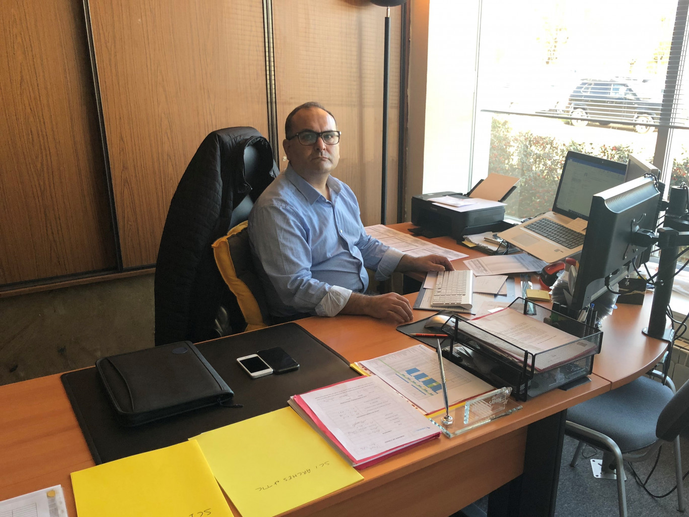 Mahmut Sahin dans son bureau à Ludres.