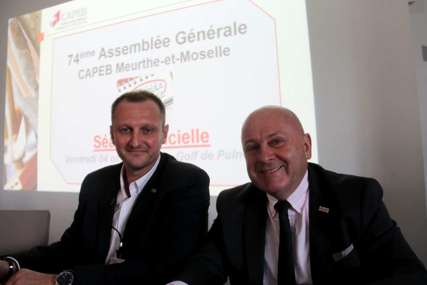 Lénaïc Rauch (à gauche), président de la Capeb de Meurthe-et-Moselle et Maurice Karotsch son homologue du Grand Est ont ouvert l’AG de la Capeb 54 le 4 octobre au Golf de Pulnoy.