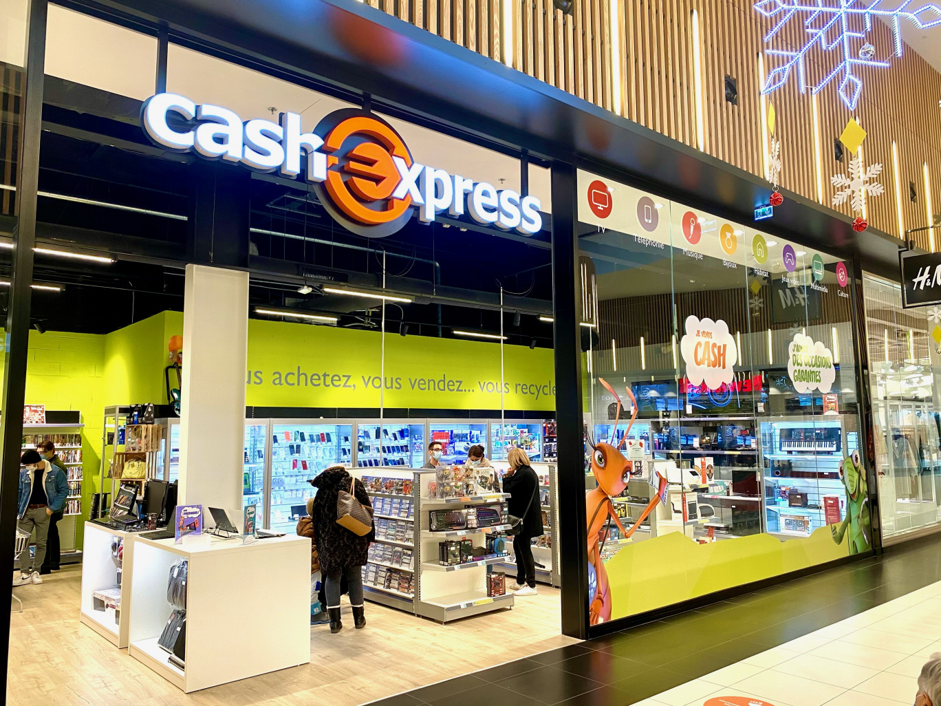 Cash Express s’installe dans un centre commercial d’envergure